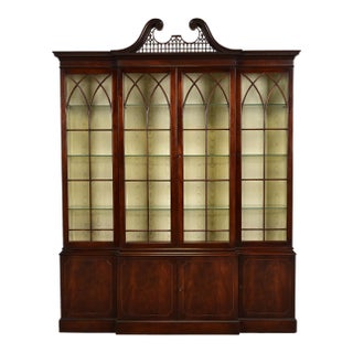 Baker Furniture Georgian Carved Flame Mahogany Lighted Breakfront Bookcase Cabinet, Circa 1960s For Sale