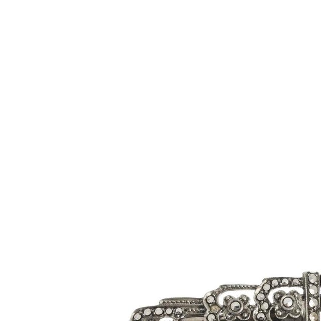 Jewelry - Silver brooch - Art Deco. Europe, first half of the 20th century, Art Deco style, in silver set with marcasites....