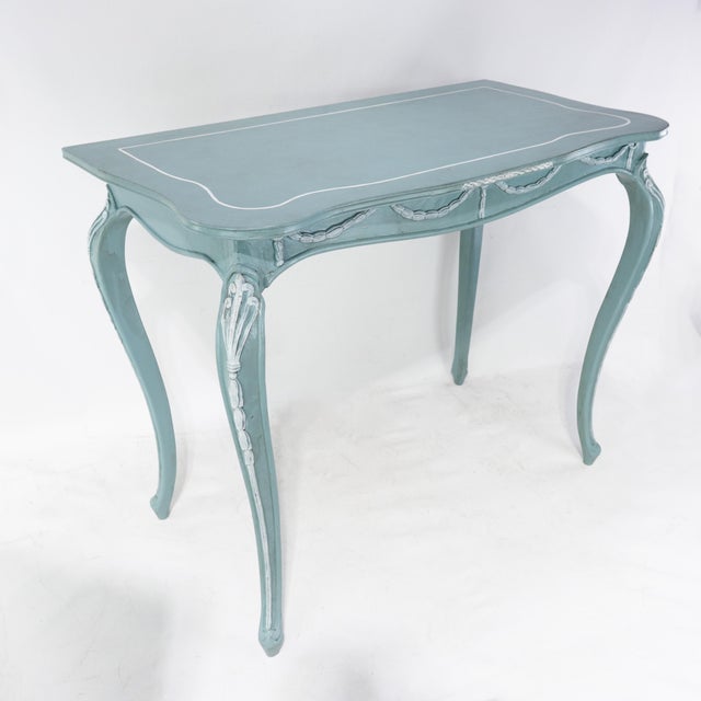 This elegant vintage console table or side table showcases refined French style craftsmanship, featuring graceful cabriole...