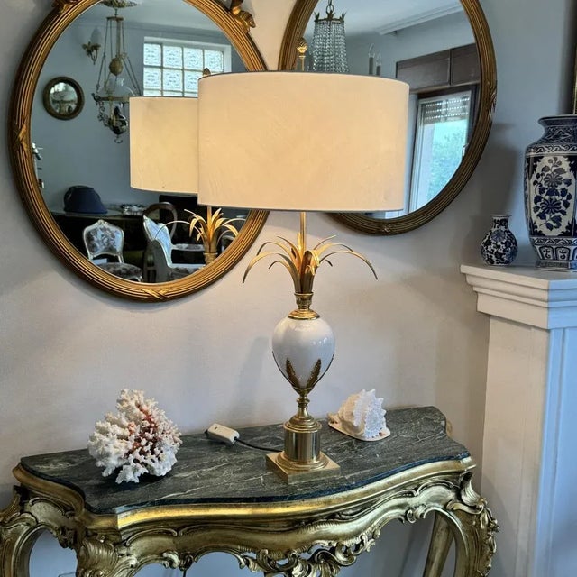 Gold French Hollywood Regency Table Lamp from Maison Charles, 1970 For Sale - Image 8 of 12