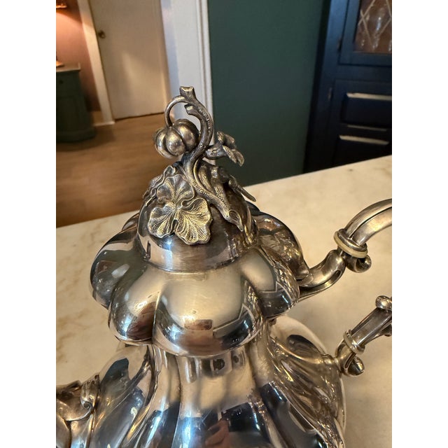 Vintage Reed & Barton "Winthrop" 1795 Silverplate Tea & Coffee Service With Working Tilting Kettle-on-Stand - Set of 4 For Sale - Image 9 of 18