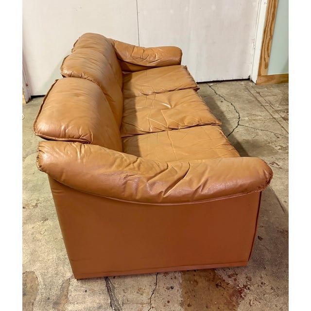 1980s Low Profile Sofa in Cognac Brown Leather in the Manner of Niels Eilersen, 1980's For Sale - Image 5 of 11