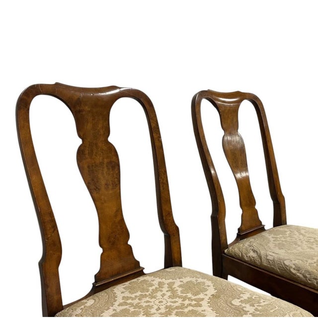 Early 20th Century Pair of Queen Anne Style Burl Walnut Side Chairs With Shell Carved Cabriole Legs For Sale - Image 4 of 7