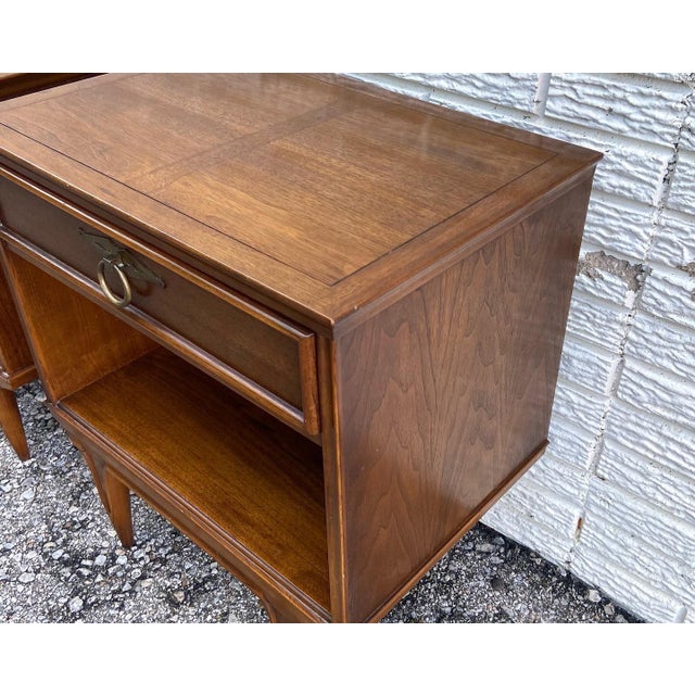 Vintage Imperial Furniture Mid Century Modern Walnut Nightstands a