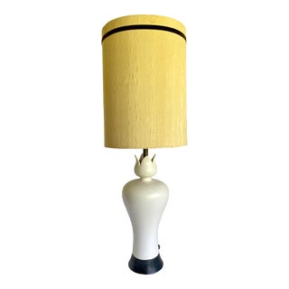Hollywood Regency Pottery Ceramic Tulip Shaped Table Lamp and Shade For Sale