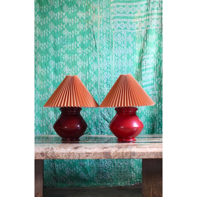 1920s Pair of Red Glass Art Deco Table Lamps With Orange Pleated Lampshades For Sale - Image 15 of 18