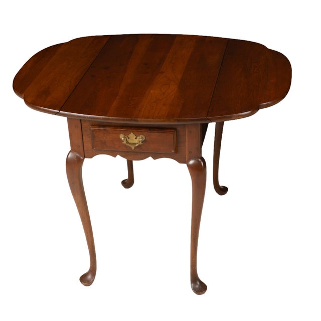 Queen Anne 1970s Pair Hitchcock Solid Cherry Drop Leaf Side Tables Queen Anne Style End Tables For Sale - Image 3 of 15