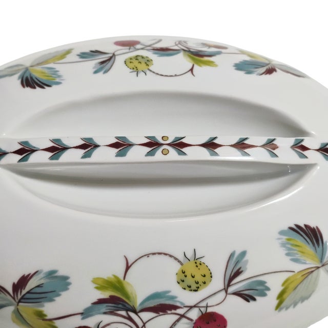 Vintage Royal Worcester "Strawberry Fair" Flameproof Porcelain Oval Covered Dish For Sale - Image 9 of 15