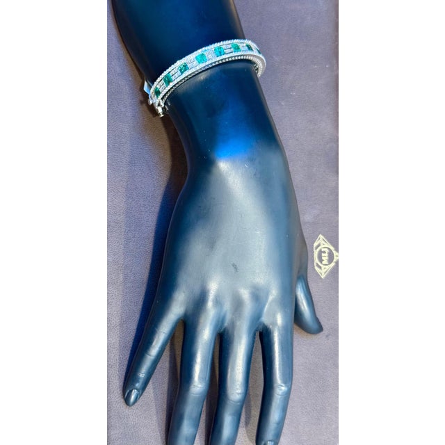 6.18 Carats Natural Zambian Emerald and 1.54 Cts Diamond BANGLE in 14k Gold For Sale - Image 4 of 18