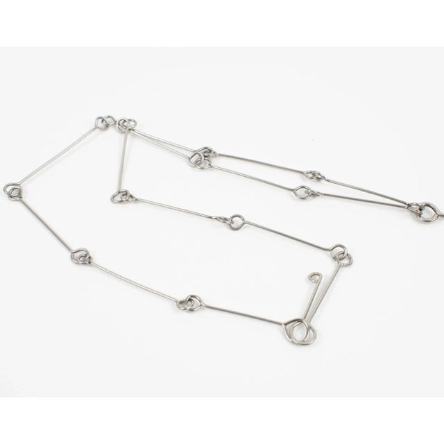 Chrome Mid Century Space Age Chrome Modernist Wire Necklace With Geometric Pendant For Sale - Image 8 of 8