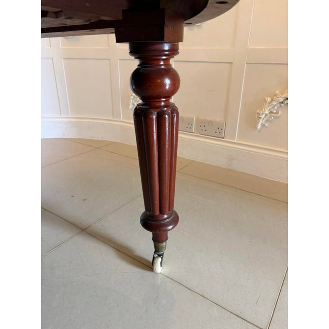 Antique Victorian Extendable Dining Table in Mahogany, 1860 For Sale - Image 11 of 12
