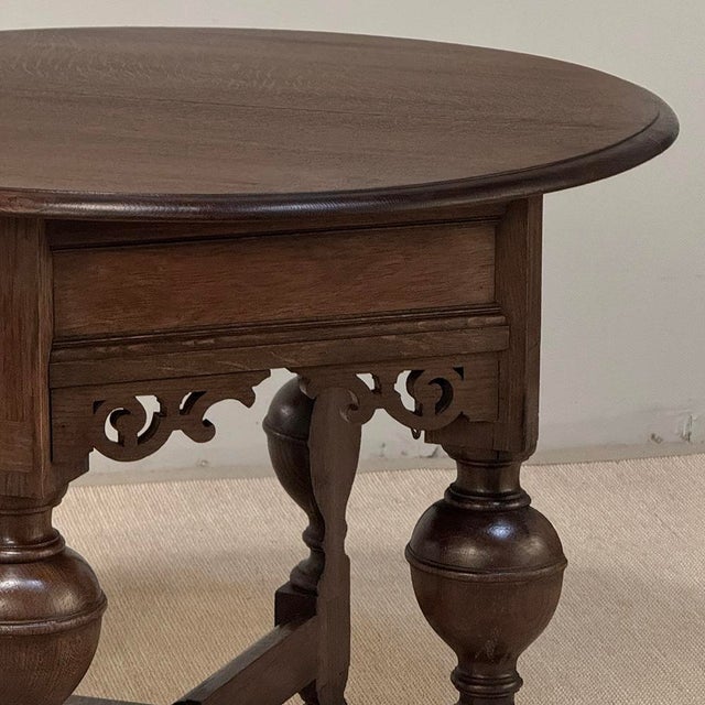 19th Century English Oak Gateleg Drop Leaf Occasional Table For Sale - Image 9 of 18