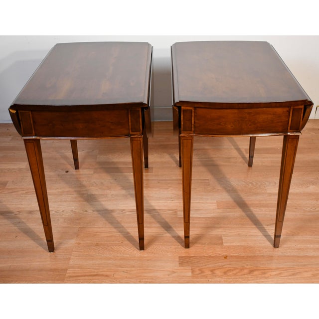 1950s English Hepplewhite Birdseye Maple Banded Walnut Pembroke Drop Leaf Tables For Sale - Image 6 of 18