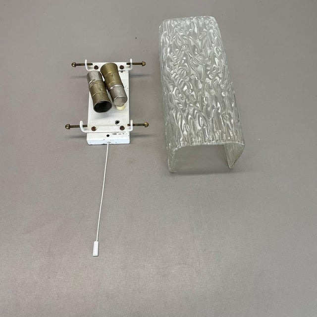 Hollywood Regency Cubic Ice Glass Wall Light from Kalmar Leuchten, 1960s For Sale - Image 12 of 18