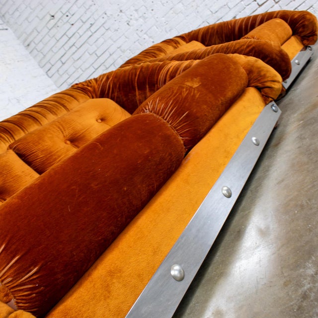 Late 20th Century Modern to Postmodern Low-Slung Loveseat & Chair Set Burnt Orange Velvet & Aluminum Detail For Sale - Image 11 of 18