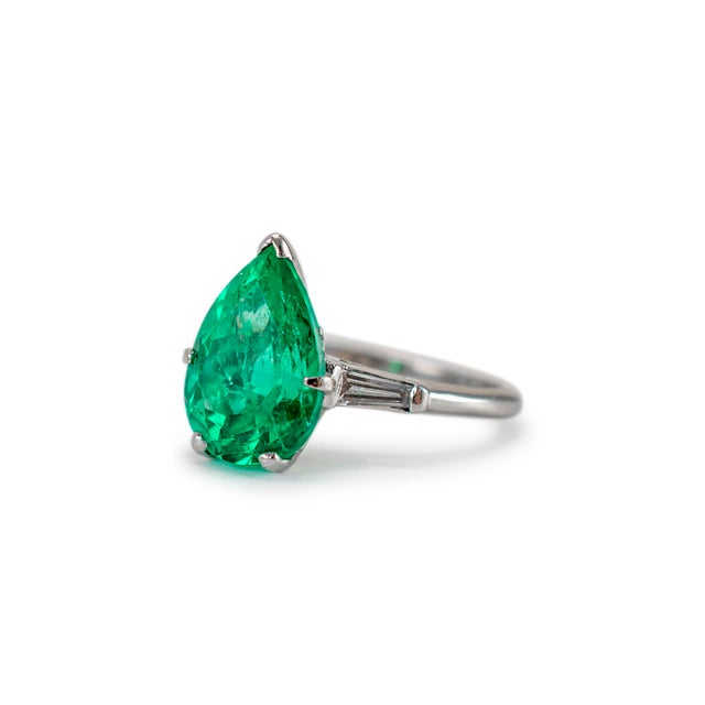 Late 20th Century Vintage Platinum Gia Colombian Emerald Diamond Cocktail Ring, Size 4.75 For Sale - Image 4 of 8