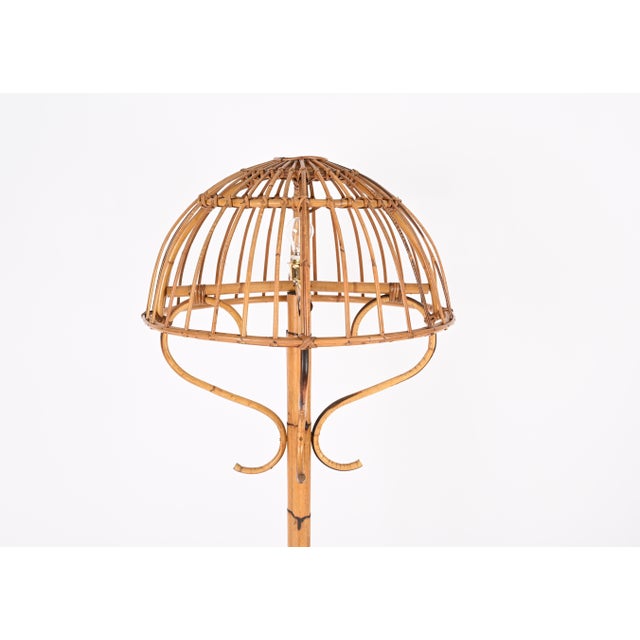 Brown French Riviera Floor Lamp in Rattan, Wicker & Bamboo in the style of Sognot, Italy, 1960s For Sale - Image 8 of 17