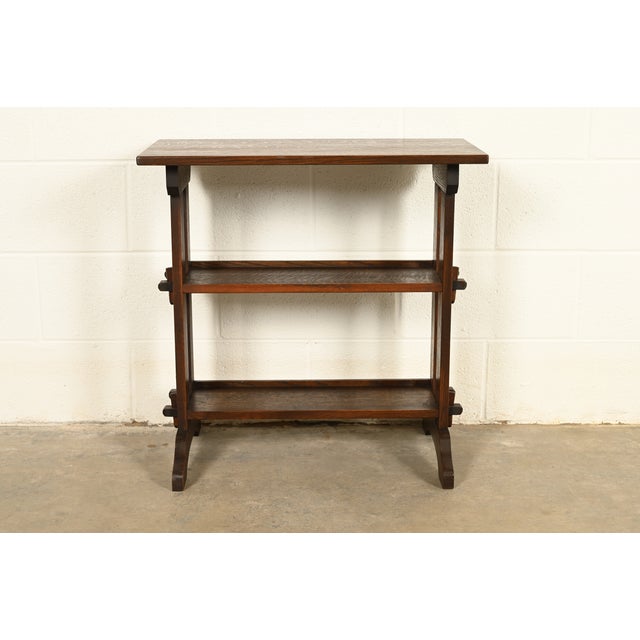A gorgeous antique Mission or Arts & Crafts period "Little Journeys" quarter sawn oak side table or bookshelf By Roycroft...