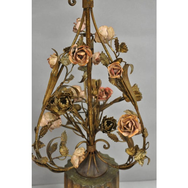 Gold Early 20th Century Italian Hollywood Regency Gold Gilt Iron Metal Pink Rose Tall Table Lamps Pair For Sale - Image 8 of 12
