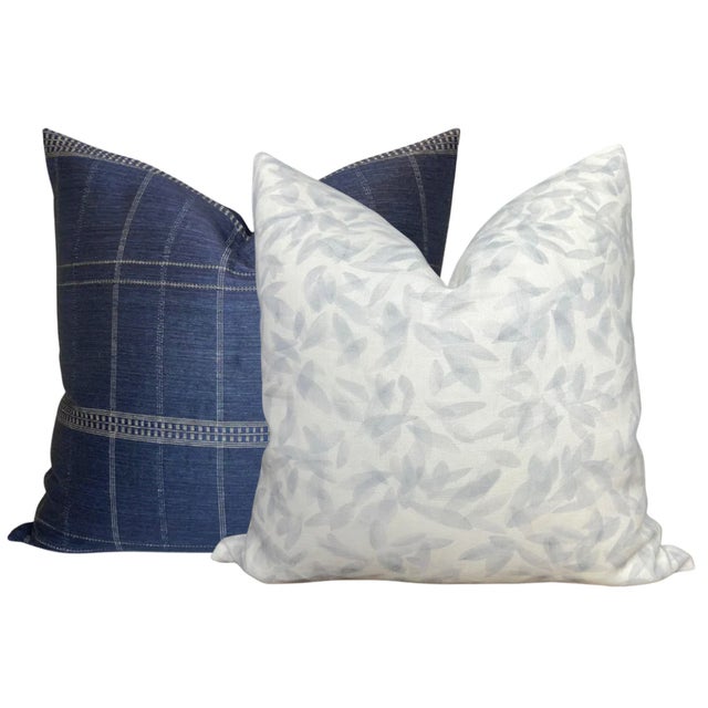 ⭐️ Ships Within 2 Days On the Front: Floral Printed Fabric On the Back: Ivory Linen Fabric 100% Linen Fabric All pillow...