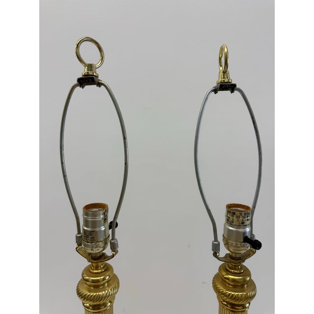 Hollywood Regency Pair of Vintage Brass Neoclassical Fluted Column Table Lamps For Sale - Image 3 of 10
