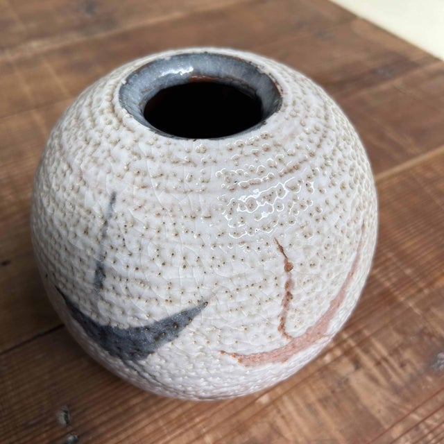 Ceramic Kikyoya Platycodon House Kiln Shino Ware Ikebana Vase, Japan, 1960s For Sale - Image 7 of 18