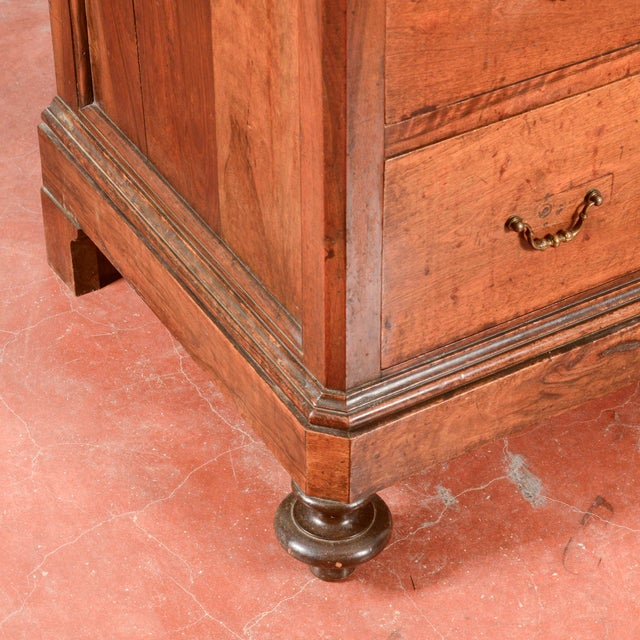 Wood Three-Drawer Walnut Chest of Drawers with White Marble Top, 1800s For Sale - Image 7 of 18