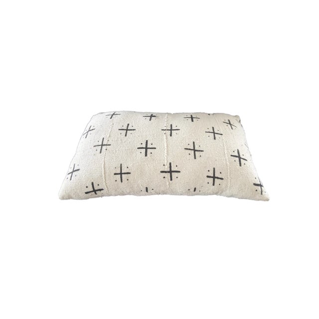 1980s VTG Mud Cloth Bogolan Black & White Lumbar Pillow 20" by 12" For Sale - Image 5 of 6