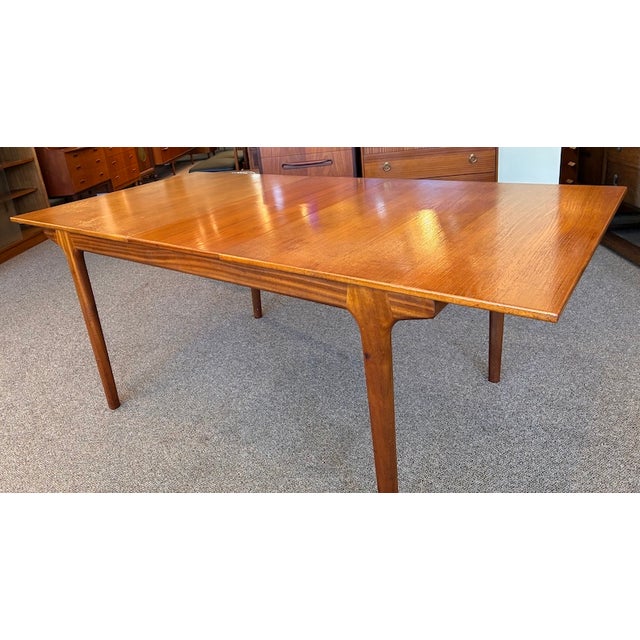 European Mid 20th Century Extending Dining Table With Double Butterfly Leaf by McIntosh, c.1960 For Sale - Image 13 of 17
