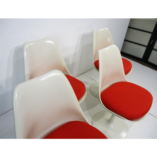 Early 42" Saarinen Tulip Dining Set With 4 Chairs by Knoll For Sale In Cincinnati - Image 6 of 18