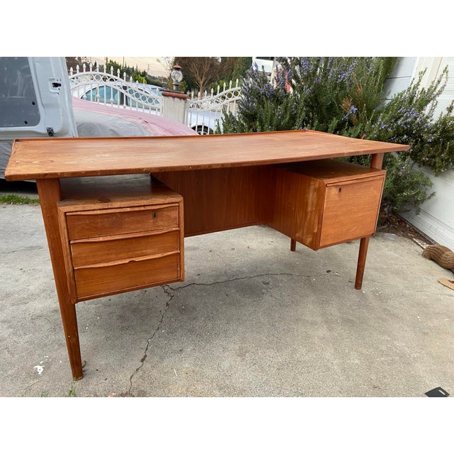 Vintage MCM Danish Teak Floating Desk by Peter Løvig Nielsen Needs Restoration For Sale - Image 12 of 12