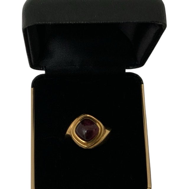 Vintage Mavito 18k Yellow Gold Rubellite / Pink Tourmaline Cabochon Ring Size 5.5 Usa 1980s-1990s For Sale - Image 4 of 6