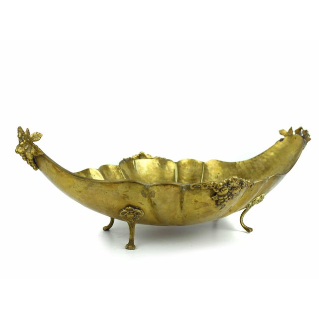 Mid 20th Century Scalloped Italian Oval Hand-Hammered Brass Centerpiece Grape Vine Design Bowl With Lion of Venice Mark For Sale - Image 4 of 10