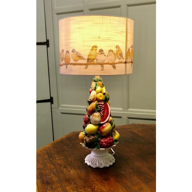 Hollywood Regency Large Majolica Table Lamp Vintage-Style Italian Majolica Hollywood Regency Des, 1970 For Sale - Image 3 of 7