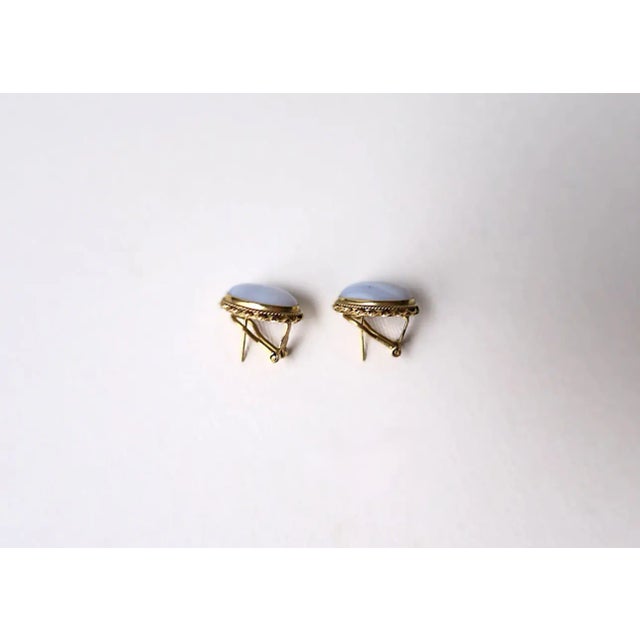 Chalcedony Quartz and 14-Karat Gold Earrings, Pair For Sale - Image 9 of 12