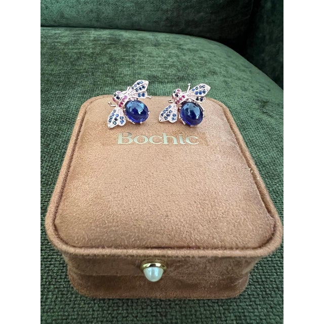 Bochic “Orient” Blue Sapphire & Ruby Earrings Set In 18K Yellow Gold & Silver, 2 pieces For Sale - Image 6 of 10