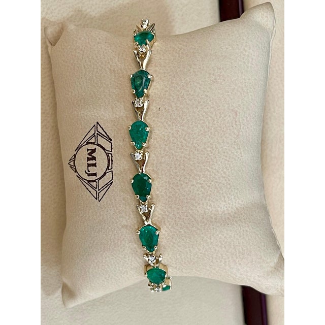 Gemstone 7 Carat Natural Brazil Emerald and Diamond Tennis Bracelet 14 Karat Yellow Gold For Sale - Image 7 of 18