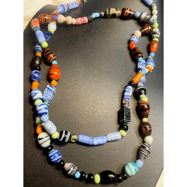 1950s MCM Jewelry Vibrant Bohemian/Czech Lampwork Art Glass Beaded Necklace For Sale - Image 5 of 5