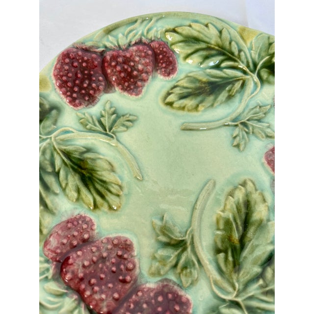 Early 20th Century Antique French Majolica Decorative Strawberry Plate For Sale - Image 5 of 10