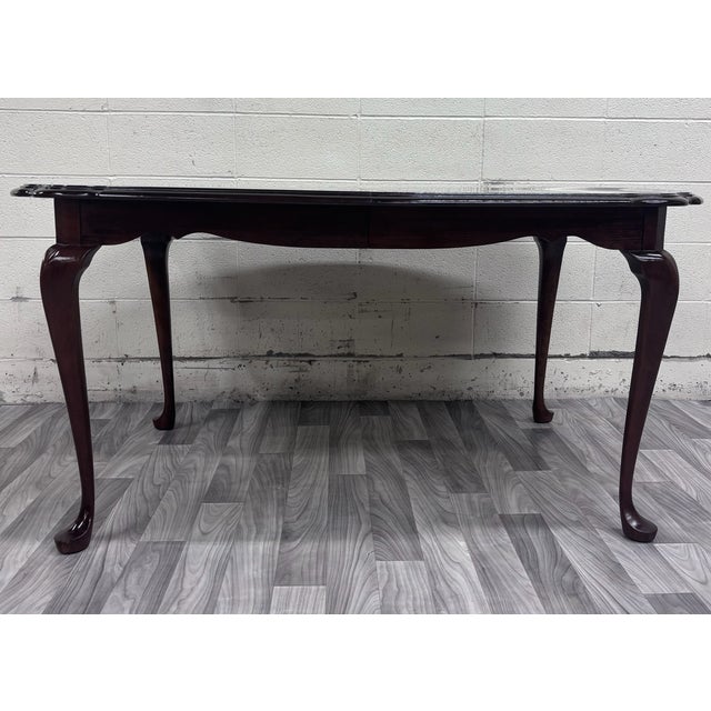 Queen Anne Vintage Pennsylvania House Queen Anne Style Cherry Wood Extension Dining Table For Sale - Image 3 of 12