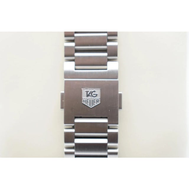 Gray Late 20th Century Tag Heuer Carrera 1887 Chronograph in 100m Watch For Sale - Image 8 of 17