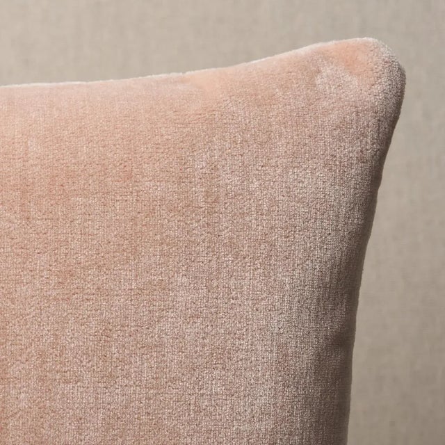 This pillow features Venetian Silk Velvet with a knife edge finish. The ultimate in sumptuous luxury, our gorgeous silk...
