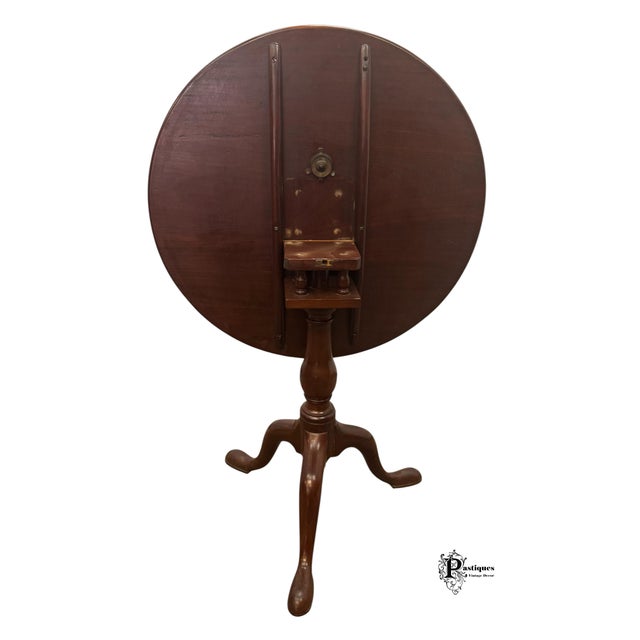 American Vintage Traditional Chippendale Style Mahogany Tilt Too Accent Table For Sale - Image 3 of 10