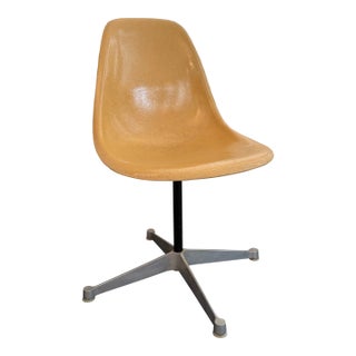 1960s Eames for Herman Miller Ochre Yellow Fiberglass Swivel Desk Side Chair For Sale