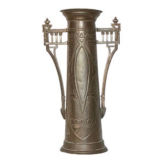 Antique Art Nouveau Copper and Brass Twin-Handled Vase, Attributed to Beldray England, Circa 1890 and 1919 For Sale