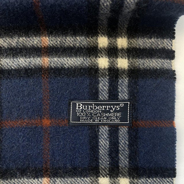 Late 20th Century Burberrys Navy Blue Plaid 100% Cashmere Scarf For Sale - Image 6 of 8