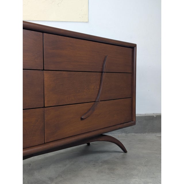1960s Vintage Mid Century Modern Dresser in the Manner of Vladimir Kagan, C1960s For Sale - Image 5 of 17