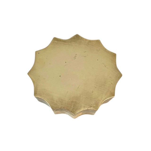 Vintage Scalloped Brass Fluted Oval Lidded Trinket / Stash / Tobacco Box, Circa 1960s For Sale - Image 4 of 5