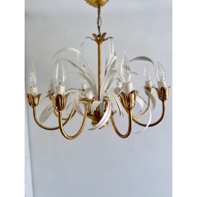 Italian Masca White Tole and Gilt Metal 8-Light Chandelier, 1970s For Sale - Image 9 of 18
