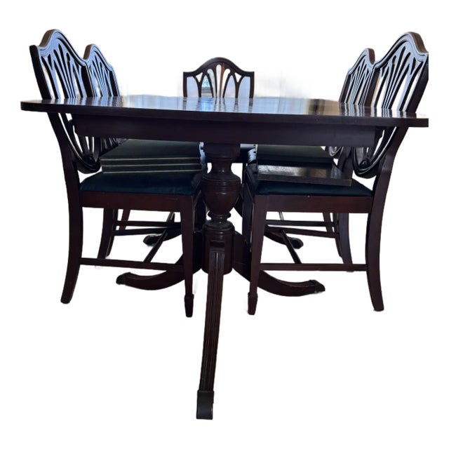 1940s Duncan Phyfe Georgian Style Mahogany Dining Table and Shield Back Chairs - Set of 7 For Sale